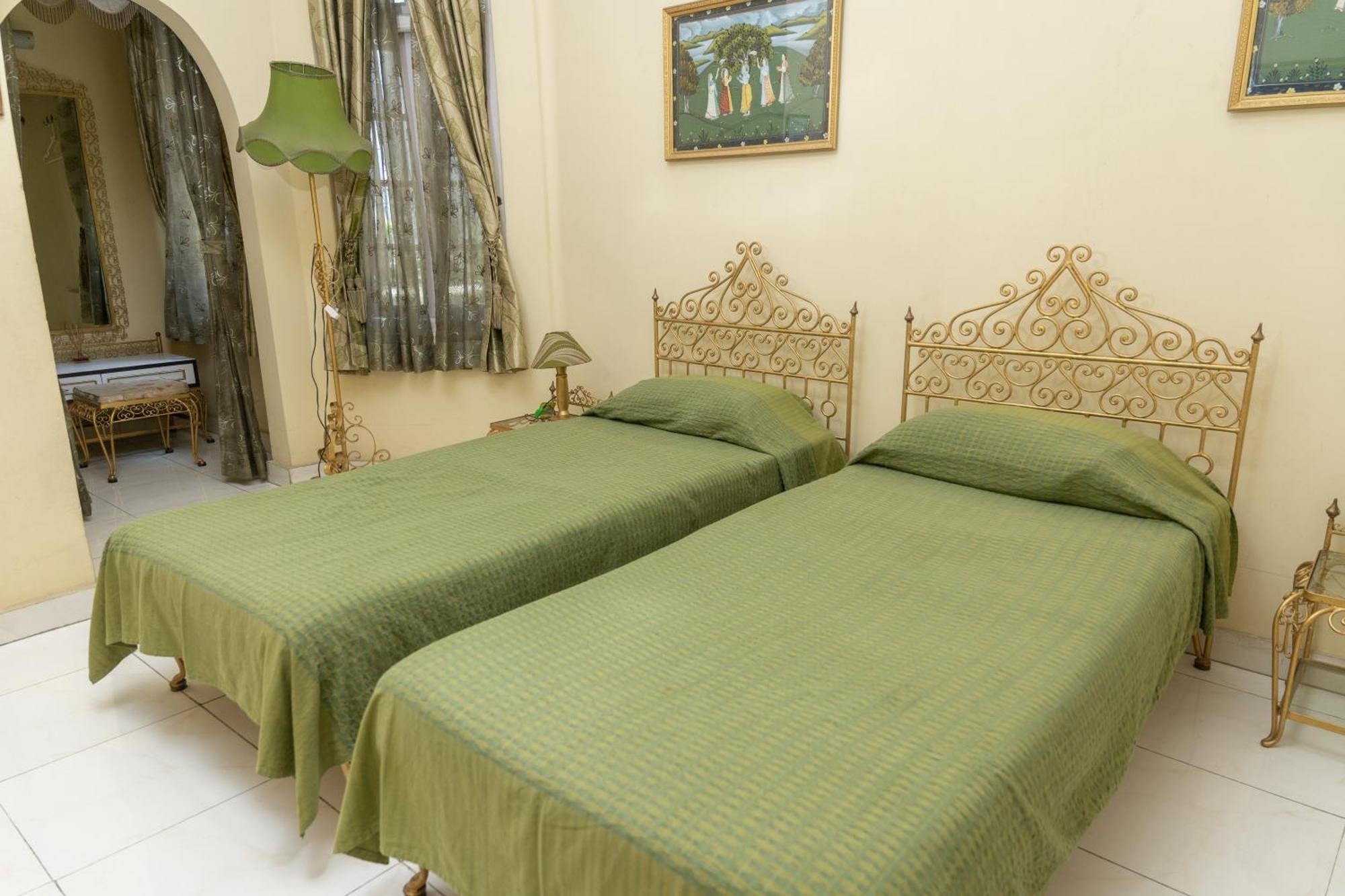 Baruah Bhavan Homestay Guwahati Buitenkant foto